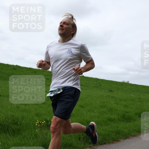 04.05.2025 - 8. Wedeler Halbmarathon Yannick Fuchs http://msf.ph/oto/7830050 04.05.2025 11:37:29 Laufen  meine-sportfotos.de