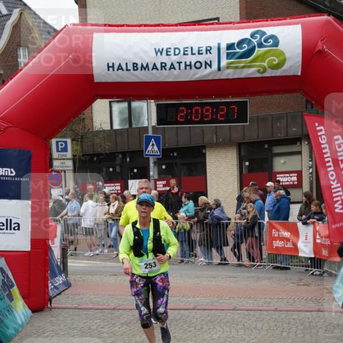 04.05.2025 - 8. Wedeler Halbmarathon Felixshl http://msf.ph/oto/7830053 04.05.2025 12:09:25 Ziel 36, 253 meine-sportfotos.de