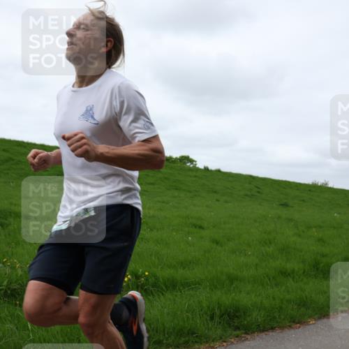 04.05.2025 - 8. Wedeler Halbmarathon Yannick Fuchs http://msf.ph/oto/7830055 04.05.2025 11:37:29 Laufen  meine-sportfotos.de