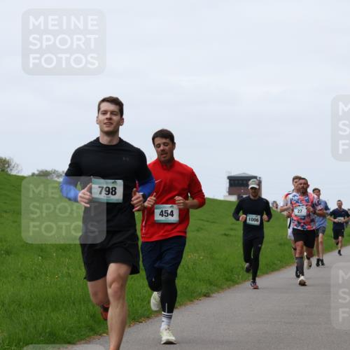 04.05.2025 - 8. Wedeler Halbmarathon Yannick Fuchs http://msf.ph/oto/7830120 04.05.2025 11:18:46 Laufen 798, 454, 1006, 27 meine-sportfotos.de