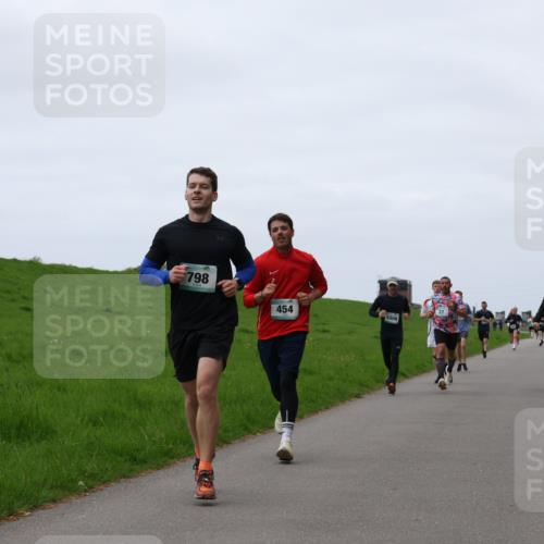 04.05.2025 - 8. Wedeler Halbmarathon Yannick Fuchs http://msf.ph/oto/7830131 04.05.2025 11:18:46 Laufen 798, 454, 1006 meine-sportfotos.de