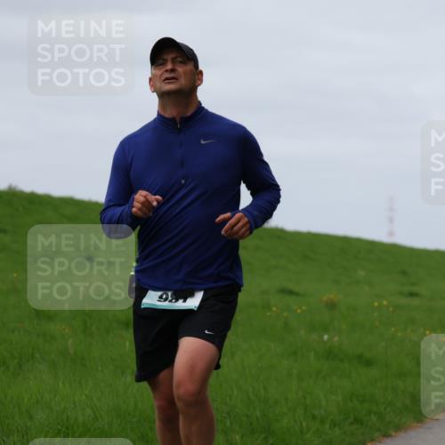 04.05.2025 - 8. Wedeler Halbmarathon Yannick Fuchs http://msf.ph/oto/7830151 04.05.2025 11:37:37 Laufen 98 meine-sportfotos.de