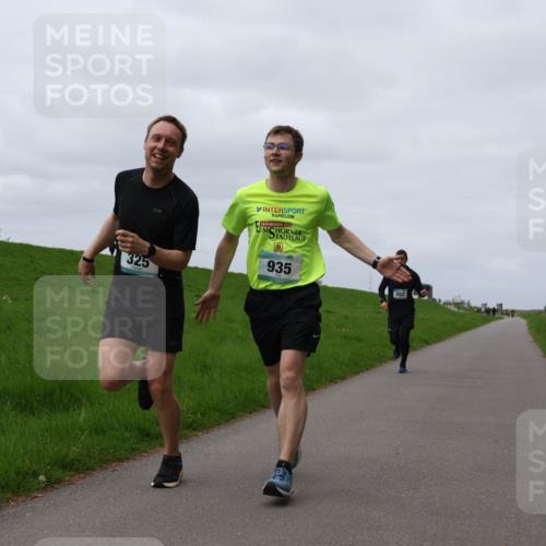 04.05.2025 - 8. Wedeler Halbmarathon Yannick Fuchs http://msf.ph/oto/7830277 04.05.2025 11:37:45 Laufen 325, 935 meine-sportfotos.de