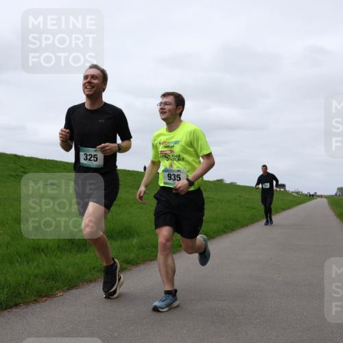 04.05.2025 - 8. Wedeler Halbmarathon Yannick Fuchs http://msf.ph/oto/7830294 04.05.2025 11:37:45 Laufen 325, 935 meine-sportfotos.de