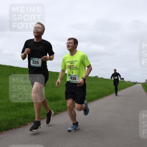 04.05.2025 - 8. Wedeler Halbmarathon Yannick Fuchs http://msf.ph/oto/7830296 04.05.2025 11:37:46 Laufen 325, 935 meine-sportfotos.de