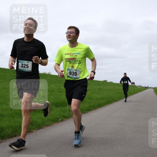 04.05.2025 - 8. Wedeler Halbmarathon Yannick Fuchs http://msf.ph/oto/7830302 04.05.2025 11:37:46 Laufen 325, 935 meine-sportfotos.de