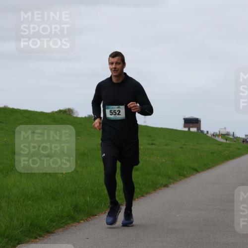 04.05.2025 - 8. Wedeler Halbmarathon Yannick Fuchs http://msf.ph/oto/7830308 04.05.2025 11:37:47 Laufen 552 meine-sportfotos.de