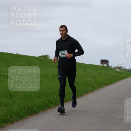 04.05.2025 - 8. Wedeler Halbmarathon Yannick Fuchs http://msf.ph/oto/7830312 04.05.2025 11:37:47 Laufen 552 meine-sportfotos.de
