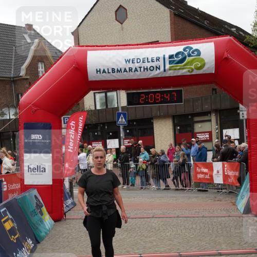04.05.2025 - 8. Wedeler Halbmarathon Felixshl http://msf.ph/oto/7830314 04.05.2025 12:09:45 Ziel 135 meine-sportfotos.de