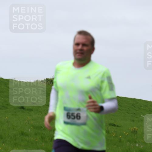 04.05.2025 - 8. Wedeler Halbmarathon Yannick Fuchs http://msf.ph/oto/7830414 04.05.2025 11:19:07 Laufen 656 meine-sportfotos.de