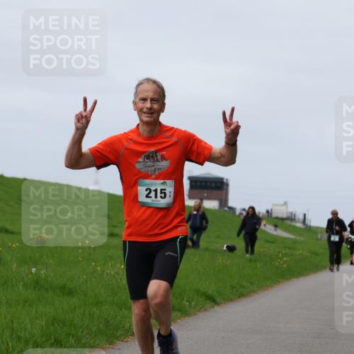 04.05.2025 - 8. Wedeler Halbmarathon Yannick Fuchs http://msf.ph/oto/7830450 04.05.2025 11:38:47 Laufen 215 meine-sportfotos.de