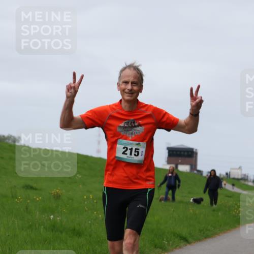 04.05.2025 - 8. Wedeler Halbmarathon Yannick Fuchs http://msf.ph/oto/7830458 04.05.2025 11:38:47 Laufen 215 meine-sportfotos.de