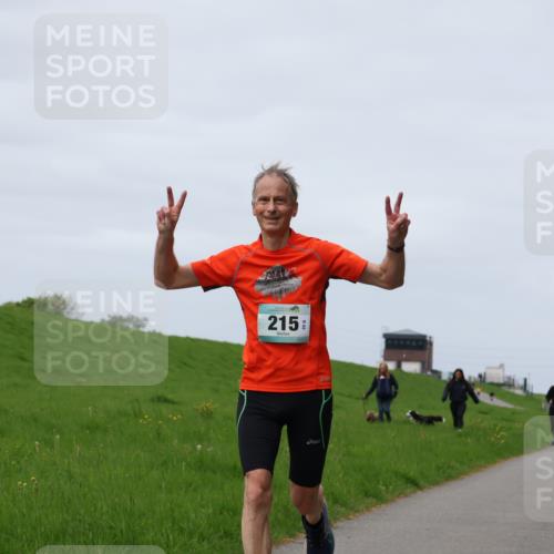 04.05.2025 - 8. Wedeler Halbmarathon Yannick Fuchs http://msf.ph/oto/7830472 04.05.2025 11:38:47 Laufen 215 meine-sportfotos.de
