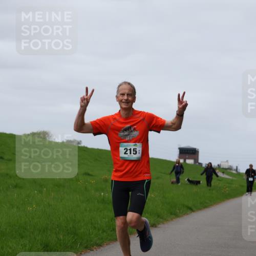 04.05.2025 - 8. Wedeler Halbmarathon Yannick Fuchs http://msf.ph/oto/7830478 04.05.2025 11:38:48 Laufen 215 meine-sportfotos.de