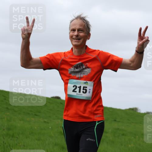 04.05.2025 - 8. Wedeler Halbmarathon Yannick Fuchs http://msf.ph/oto/7830513 04.05.2025 11:38:49 Laufen 56, 215 meine-sportfotos.de