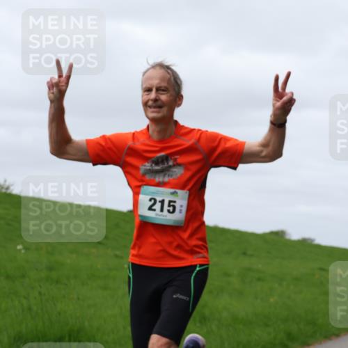04.05.2025 - 8. Wedeler Halbmarathon Yannick Fuchs http://msf.ph/oto/7830515 04.05.2025 11:38:49 Laufen 215 meine-sportfotos.de
