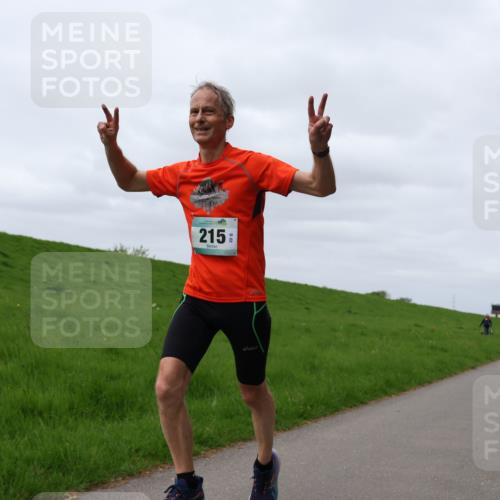 04.05.2025 - 8. Wedeler Halbmarathon Yannick Fuchs http://msf.ph/oto/7830526 04.05.2025 11:38:49 Laufen 215 meine-sportfotos.de