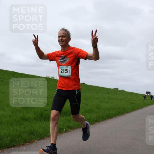 04.05.2025 - 8. Wedeler Halbmarathon Yannick Fuchs http://msf.ph/oto/7830530 04.05.2025 11:38:49 Laufen 215 meine-sportfotos.de