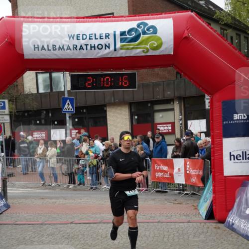 04.05.2025 - 8. Wedeler Halbmarathon Felixshl http://msf.ph/oto/7830615 04.05.2025 12:10:14 Ziel 173, 179 meine-sportfotos.de