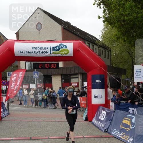 04.05.2025 - 8. Wedeler Halbmarathon Felixshl http://msf.ph/oto/7830739 04.05.2025 12:10:28 Ziel 837 meine-sportfotos.de