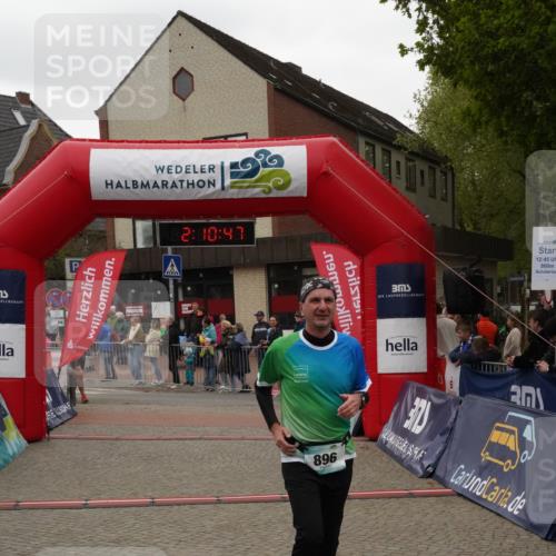04.05.2025 - 8. Wedeler Halbmarathon Felixshl http://msf.ph/oto/7830846 04.05.2025 12:10:45 Ziel 503, 896 meine-sportfotos.de