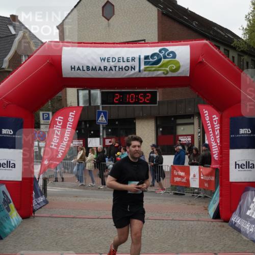 04.05.2025 - 8. Wedeler Halbmarathon Felixshl http://msf.ph/oto/7830890 04.05.2025 12:10:49 Ziel 503 meine-sportfotos.de