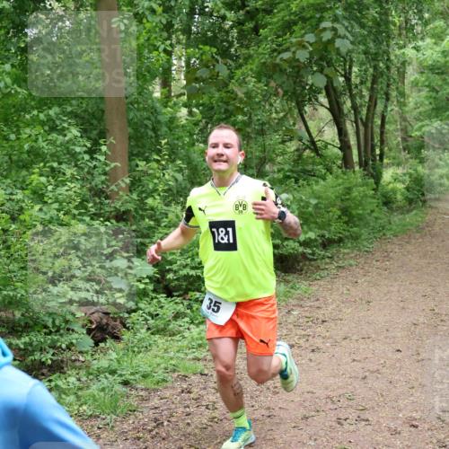 04.05.2025 - 8. Wedeler Halbmarathon Lena Gebhardt http://msf.ph/oto/7830927 04.05.2025 11:16:31 Laufen 35, 1, 1, 09 meine-sportfotos.de