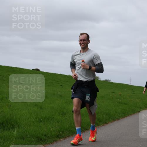 04.05.2025 - 8. Wedeler Halbmarathon Yannick Fuchs http://msf.ph/oto/7830975 04.05.2025 11:39:30 Laufen 8, 400 meine-sportfotos.de