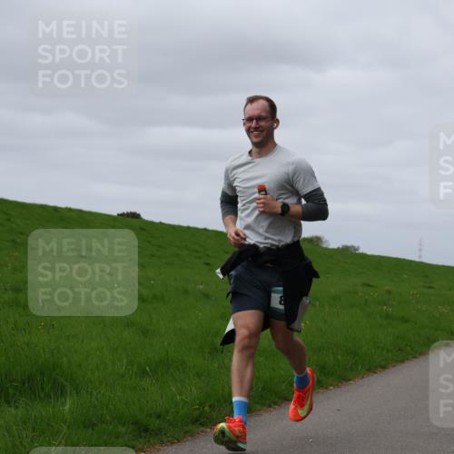 04.05.2025 - 8. Wedeler Halbmarathon Yannick Fuchs http://msf.ph/oto/7830976 04.05.2025 11:39:31 Laufen 8, 400 meine-sportfotos.de
