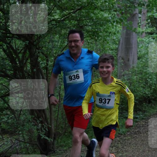04.05.2025 - 8. Wedeler Halbmarathon Lena Gebhardt http://msf.ph/oto/7831069 04.05.2025 11:17:08 Laufen 936, 937 meine-sportfotos.de