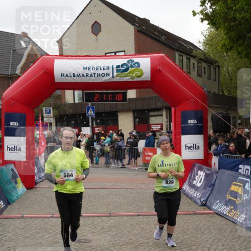 04.05.2025 - 8. Wedeler Halbmarathon Felixshl http://msf.ph/oto/7831155 04.05.2025 12:11:16 Ziel 327, 433, 584, 829 meine-sportfotos.de