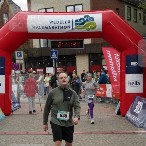 04.05.2025 - 8. Wedeler Halbmarathon Felixshl http://msf.ph/oto/7831233 04.05.2025 12:11:39 Ziel 849, 909 meine-sportfotos.de