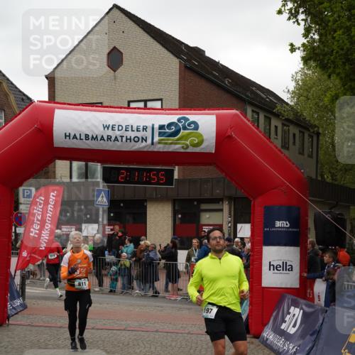 04.05.2025 - 8. Wedeler Halbmarathon Felixshl http://msf.ph/oto/7831283 04.05.2025 12:11:53 Ziel 197, 811, 819 meine-sportfotos.de