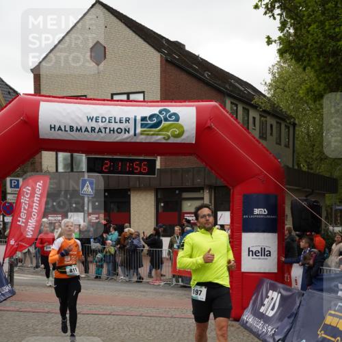 04.05.2025 - 8. Wedeler Halbmarathon Felixshl http://msf.ph/oto/7831292 04.05.2025 12:11:53 Ziel 197, 811, 819 meine-sportfotos.de