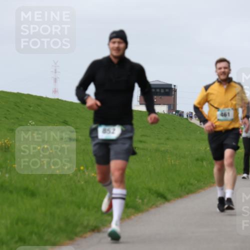 04.05.2025 - 8. Wedeler Halbmarathon Yannick Fuchs http://msf.ph/oto/7831399 04.05.2025 11:40:26 Laufen 852, 988 meine-sportfotos.de