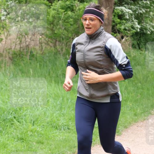 04.05.2025 - 8. Wedeler Halbmarathon Lena Gebhardt http://msf.ph/oto/7831558 04.05.2025 11:18:13 Laufen  meine-sportfotos.de