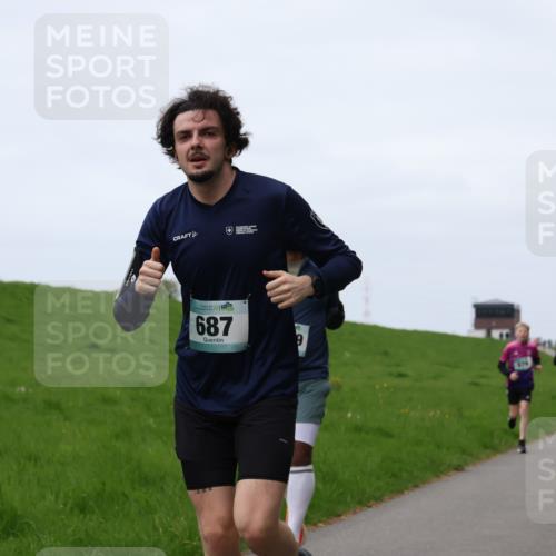 04.05.2025 - 8. Wedeler Halbmarathon Yannick Fuchs http://msf.ph/oto/7831694 04.05.2025 11:20:34 Laufen 687 meine-sportfotos.de