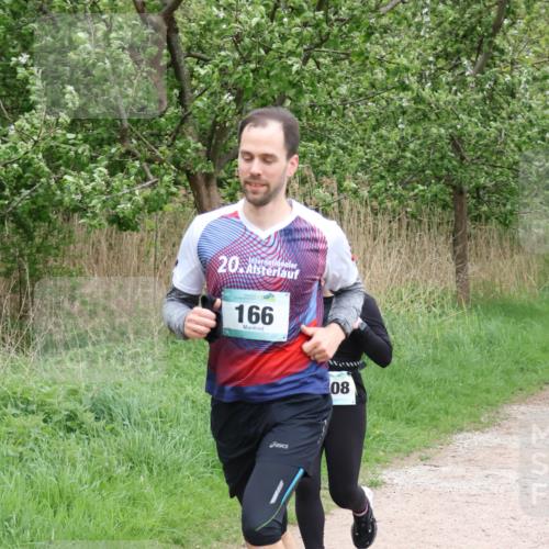 04.05.2025 - 8. Wedeler Halbmarathon Lena Gebhardt http://msf.ph/oto/7831799 04.05.2025 11:18:46 Laufen 20, 166, 08 meine-sportfotos.de