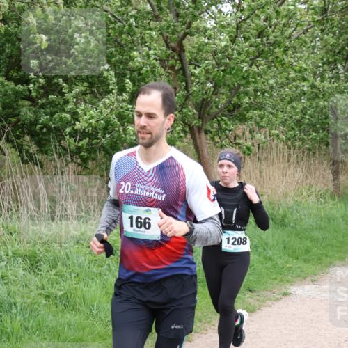 04.05.2025 - 8. Wedeler Halbmarathon Lena Gebhardt http://msf.ph/oto/7831814 04.05.2025 11:18:46 Laufen 20, 166, 1208, 152 meine-sportfotos.de