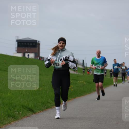 04.05.2025 - 8. Wedeler Halbmarathon Yannick Fuchs http://msf.ph/oto/7831904 04.05.2025 11:40:51 Laufen 726, 873 meine-sportfotos.de