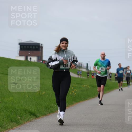 04.05.2025 - 8. Wedeler Halbmarathon Yannick Fuchs http://msf.ph/oto/7831919 04.05.2025 11:40:51 Laufen 726, 873 meine-sportfotos.de