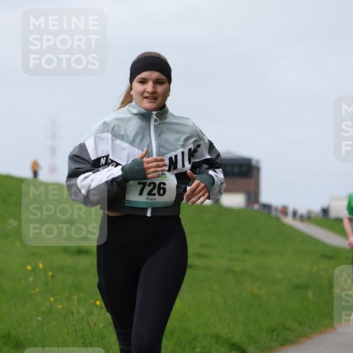 04.05.2025 - 8. Wedeler Halbmarathon Yannick Fuchs http://msf.ph/oto/7831947 04.05.2025 11:40:55 Laufen 726, 073 meine-sportfotos.de