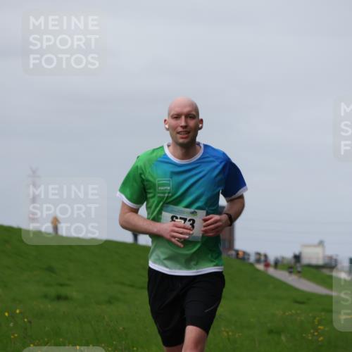 04.05.2025 - 8. Wedeler Halbmarathon Yannick Fuchs http://msf.ph/oto/7832080 04.05.2025 11:41:01 Laufen 73 meine-sportfotos.de