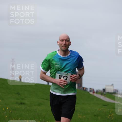 04.05.2025 - 8. Wedeler Halbmarathon Yannick Fuchs http://msf.ph/oto/7832083 04.05.2025 11:41:01 Laufen 873 meine-sportfotos.de