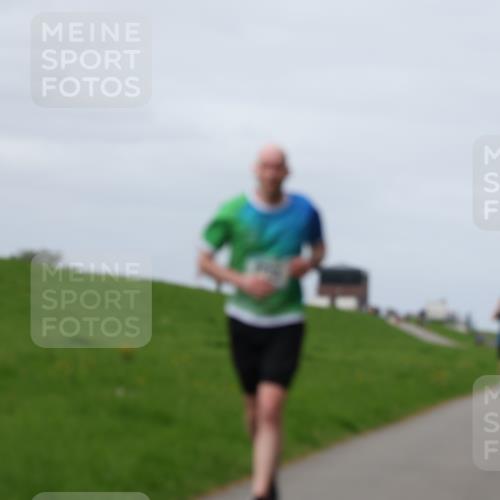 04.05.2025 - 8. Wedeler Halbmarathon Yannick Fuchs http://msf.ph/oto/7832104 04.05.2025 11:41:02 Laufen  meine-sportfotos.de