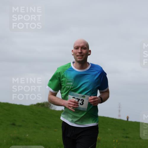 04.05.2025 - 8. Wedeler Halbmarathon Yannick Fuchs http://msf.ph/oto/7832124 04.05.2025 11:41:03 Laufen 273 meine-sportfotos.de
