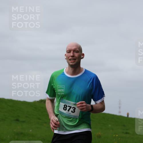 04.05.2025 - 8. Wedeler Halbmarathon Yannick Fuchs http://msf.ph/oto/7832130 04.05.2025 11:41:04 Laufen 8, 56, 873 meine-sportfotos.de