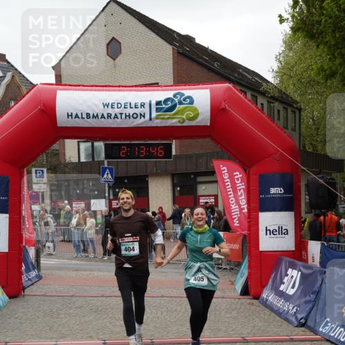 04.05.2025 - 8. Wedeler Halbmarathon Felixshl http://msf.ph/oto/7832257 04.05.2025 12:13:44 Ziel 404, 405, 409 meine-sportfotos.de