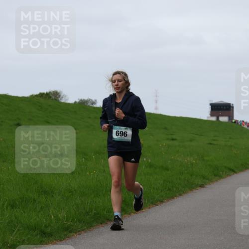 04.05.2025 - 8. Wedeler Halbmarathon Yannick Fuchs http://msf.ph/oto/7832283 04.05.2025 11:20:58 Laufen 696 meine-sportfotos.de