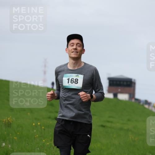04.05.2025 - 8. Wedeler Halbmarathon Yannick Fuchs http://msf.ph/oto/7832295 04.05.2025 11:41:17 Laufen 1, 168 meine-sportfotos.de